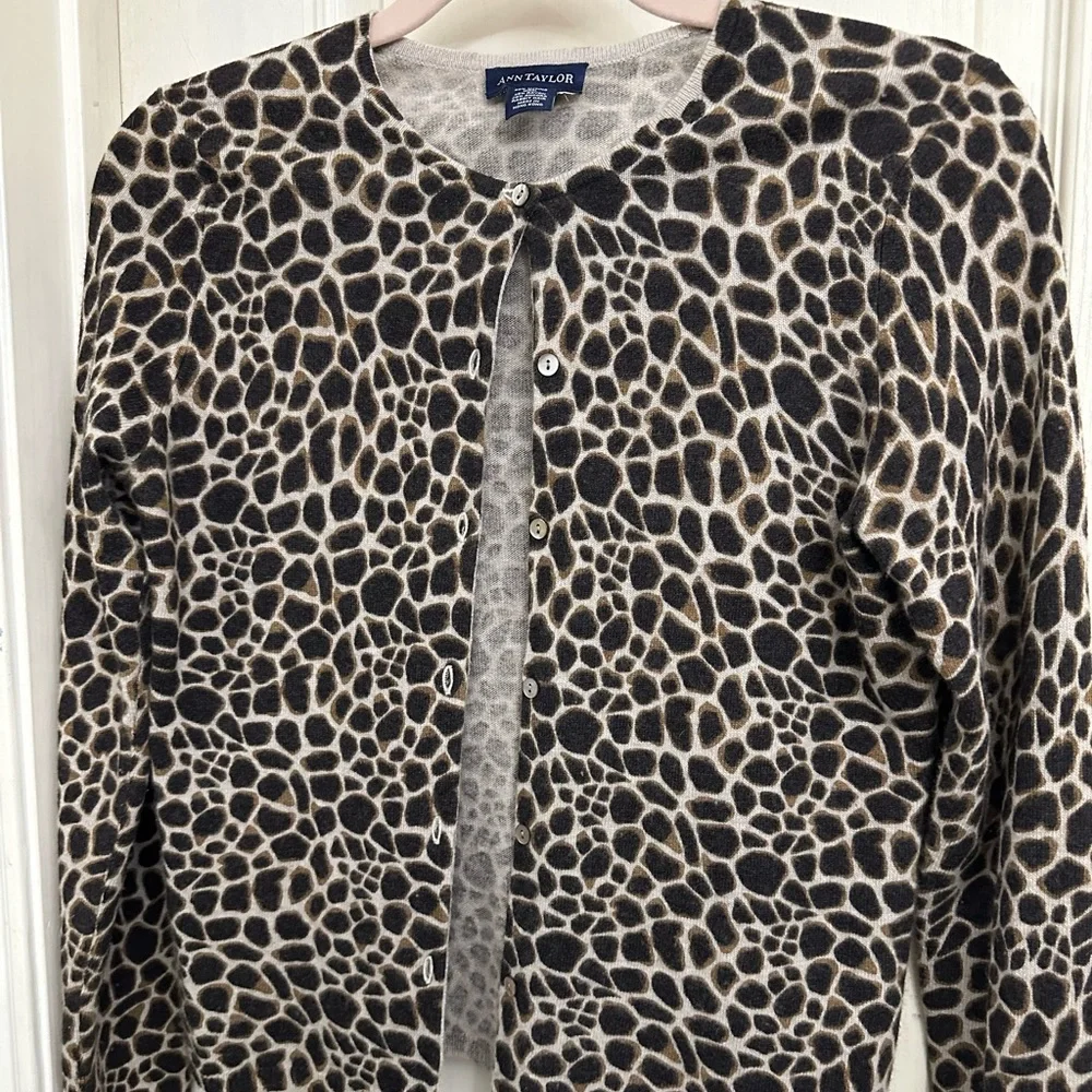 Ann Taylor leopard design sweater set XS - Picture 4 of 8